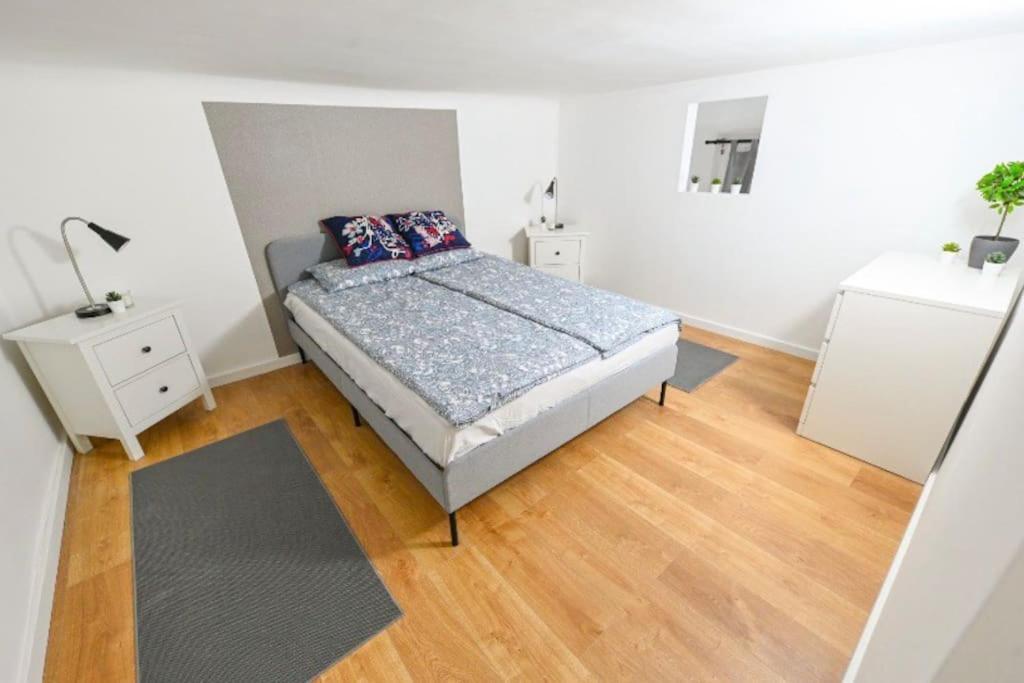 בודפשט Lovely Studio Flat In Damjanich Street - Leonard מראה חיצוני תמונה